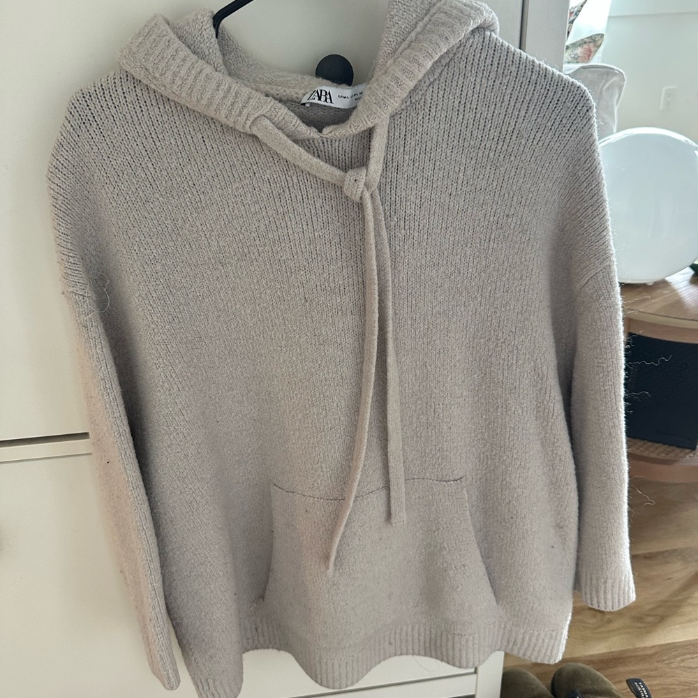 Zara Women's Cream Hooded Sweater